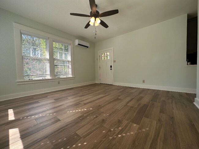 Foto del edificio - 515 E 8th St