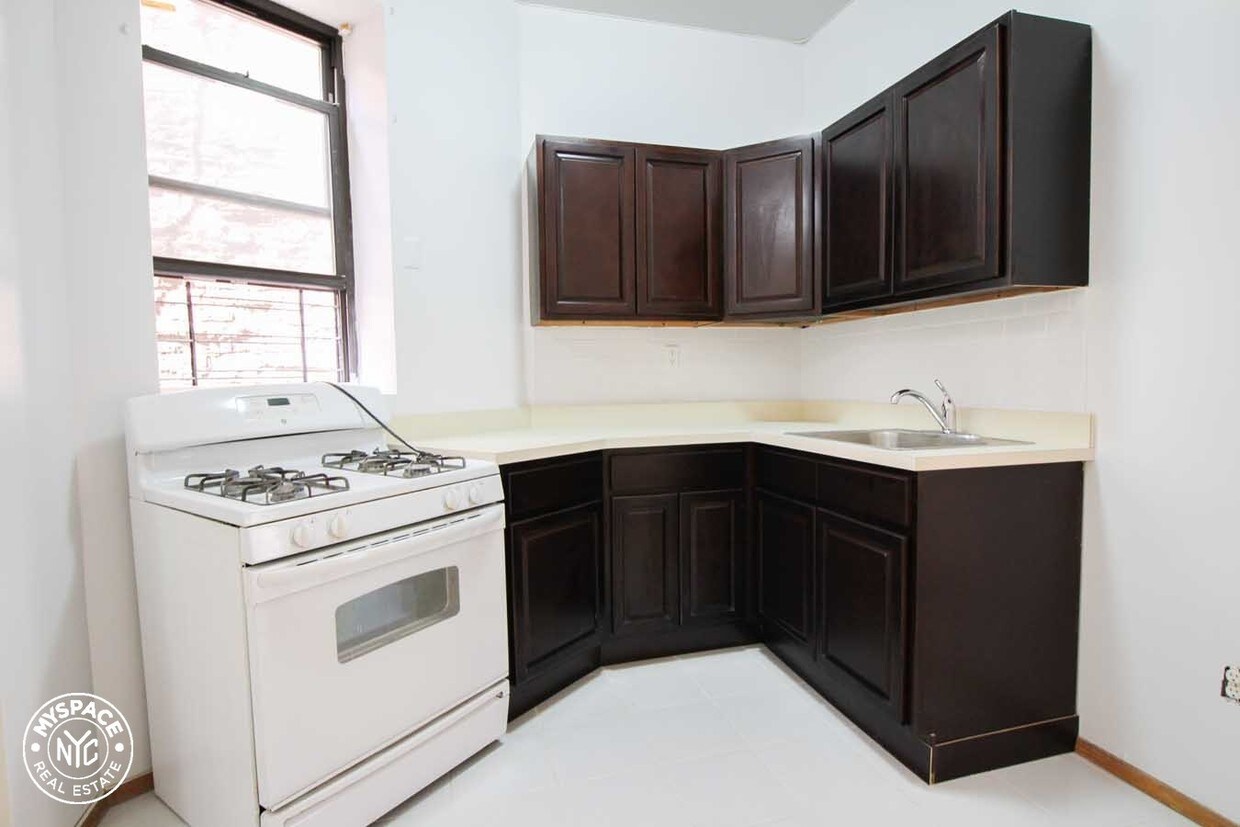 Foto principal - 276 Throop Ave