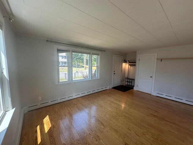 Building Photo - 411 Cutts Ave