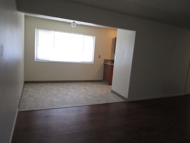 Building Photo - 124 San Carlos Ct