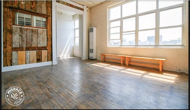 Building Photo - 384 Troutman St