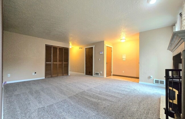 Foto del edificio - 2 Bedroom Home in Everett  Pet Friendly!