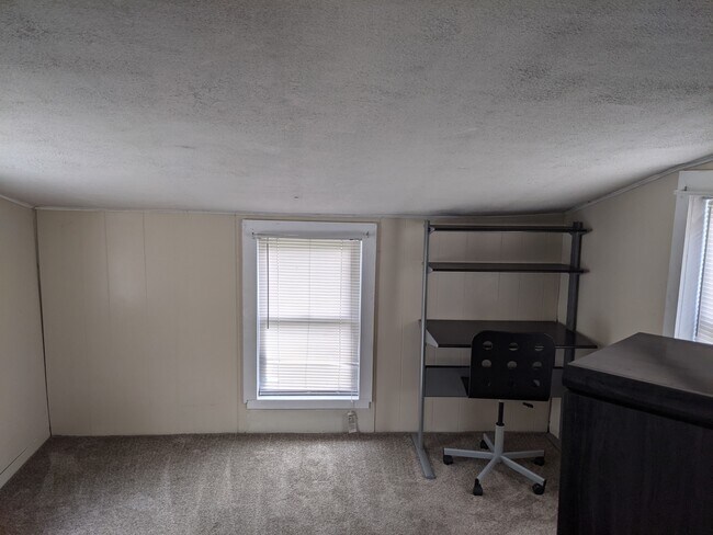 Building Photo - 453 Chestnut Ave