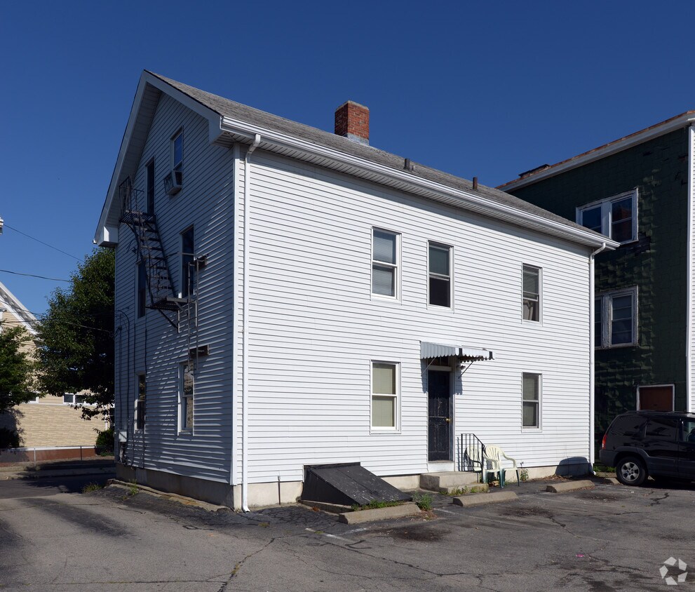 68 West St, Pawtucket, RI 02860 Apartments in Pawtucket, RI