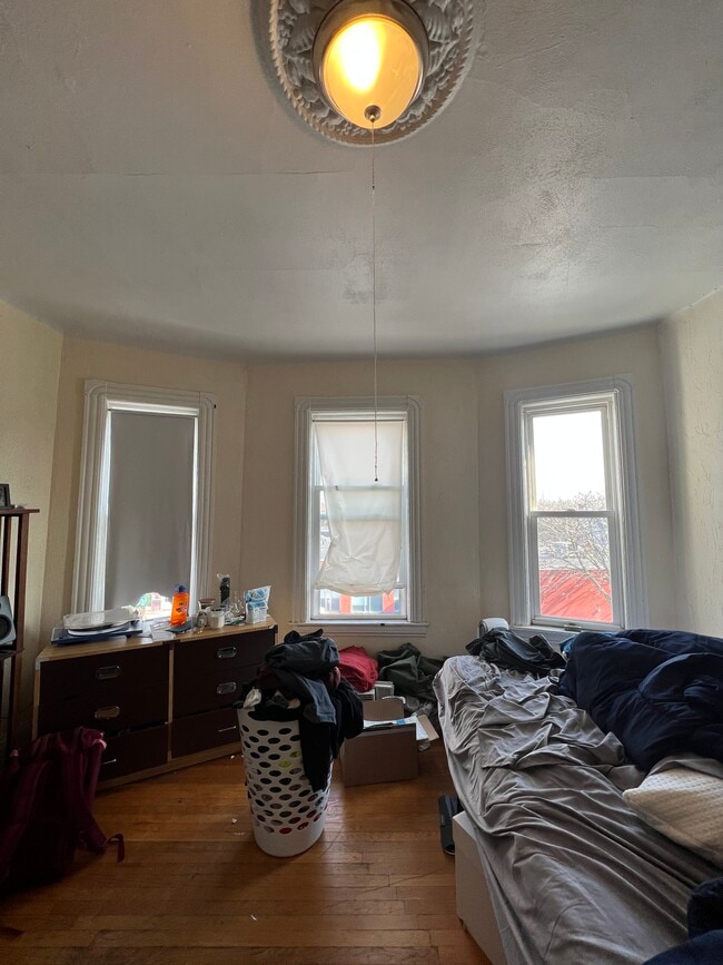 Building Photo - 370 Highland Ave