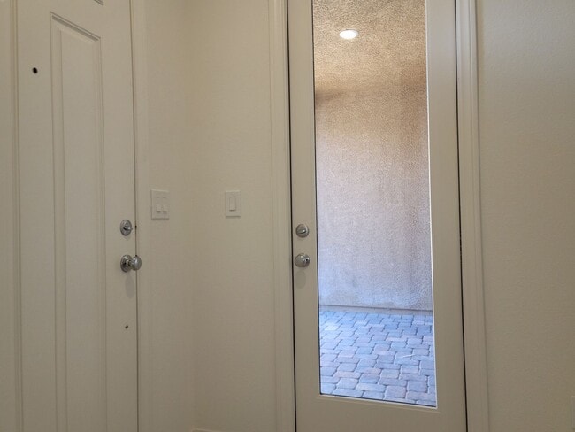 Building Photo - WOW Affordable Townhome in Inspirada