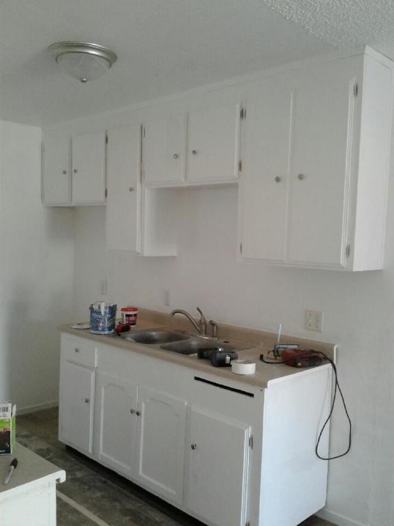 Building Photo - 851 N Bengston Ave