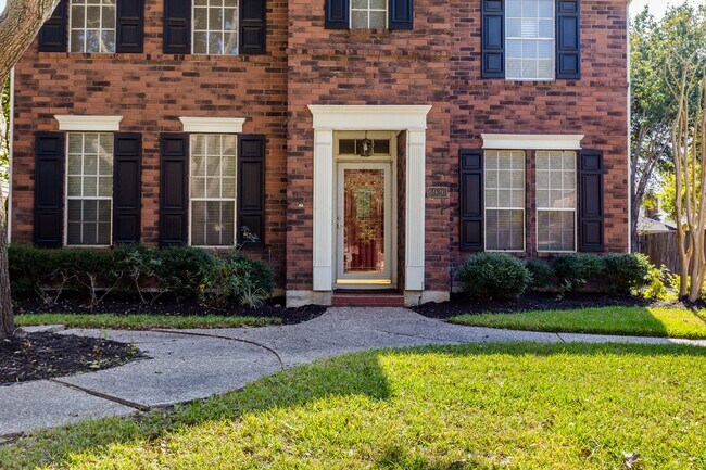 Foto del edificio - 6926 Shady Ln