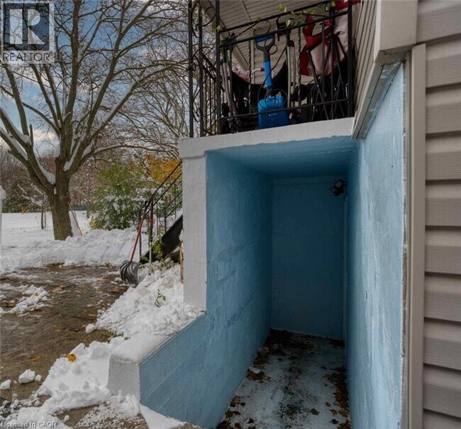 Building Photo - 165 Helena Ave