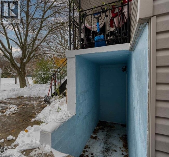 Photo du bâtiment - 165 Helena Ave