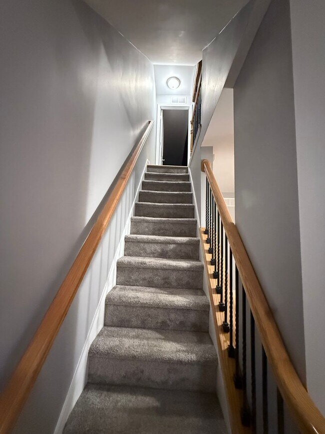 Foto del edificio - Beautifully Renovated 2 bedroom home with office.