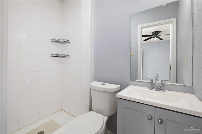 Building Photo - 1005 N Sabinas St