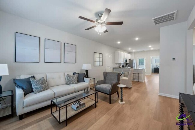 Foto del edificio - 827 Trenton Dr