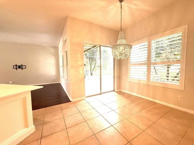 Foto del edificio - Exquisite 4-Bedroom, 3- Bathroom Home