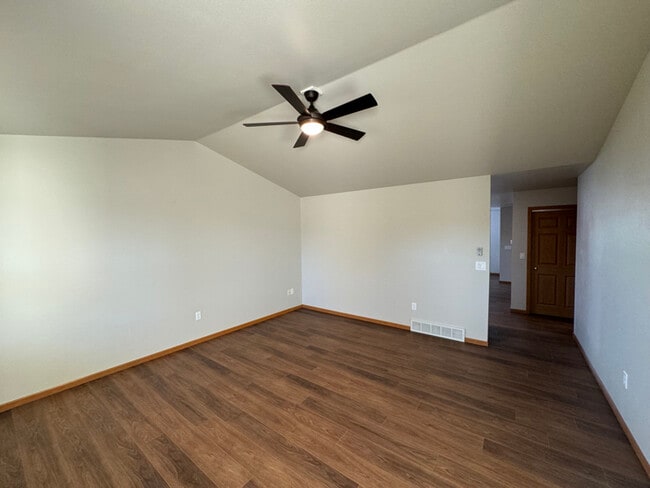 Building Photo - 1221 Trailside Terrace