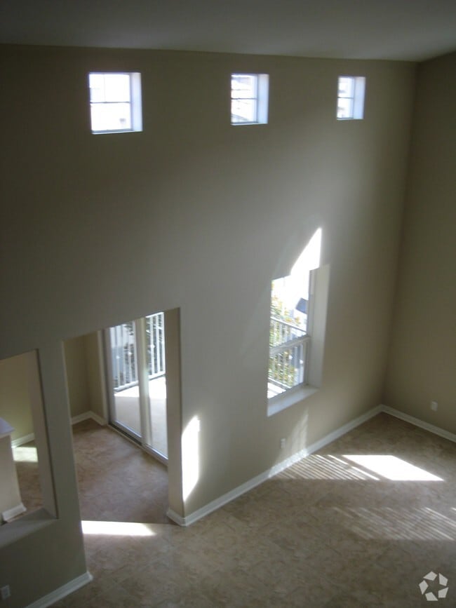 Building Photo - 27049 Fairway Ln