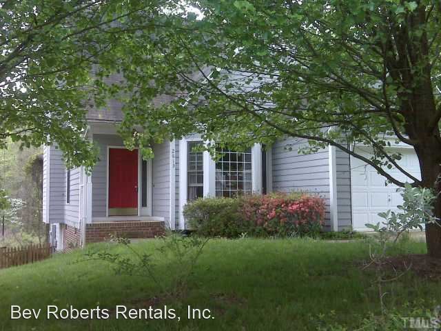 2813 Isabella Dr, Raleigh, NC 27603