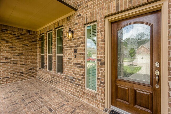 Foto del edificio - 5015 Blackwater Ln