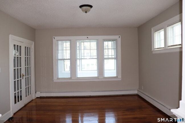 Building Photo - 152 Lyons St