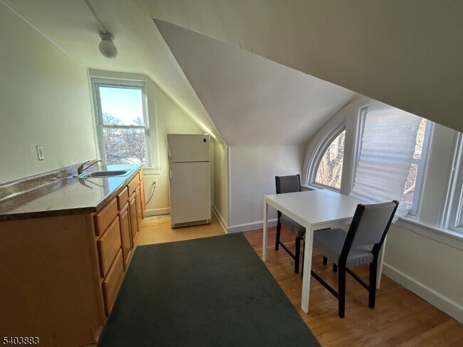 Foto del edificio - 318 Claremont Ave