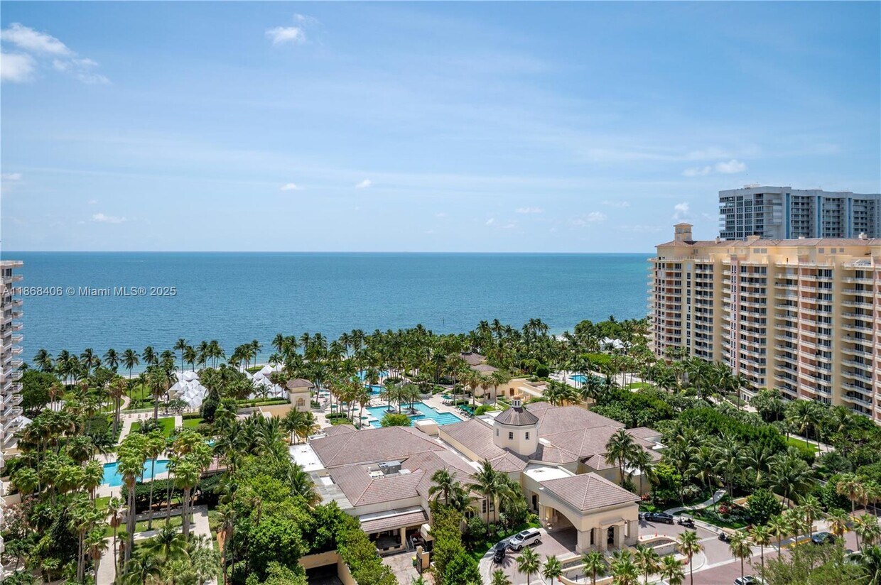 Foto principal - 781 Crandon Blvd