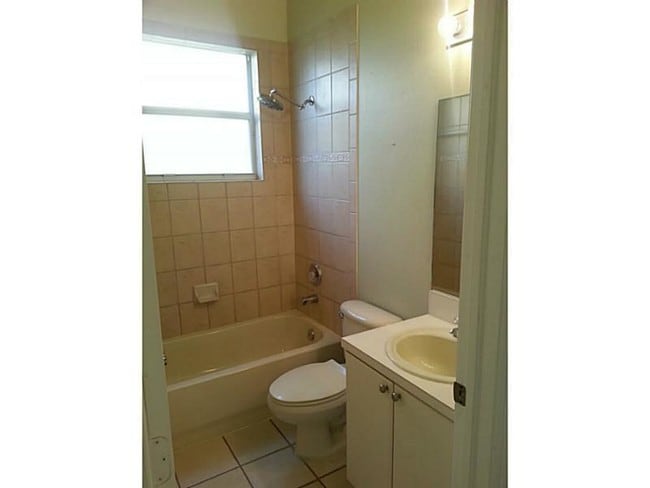 Building Photo - 4917 SW 136th Ter