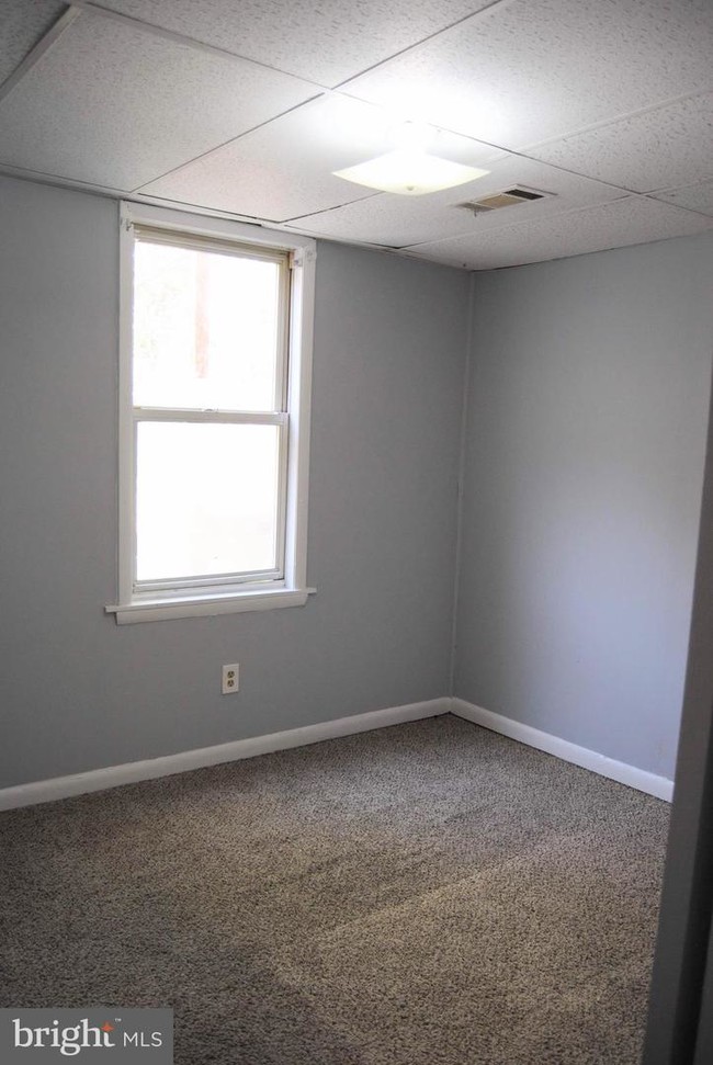 Building Photo - 220 N Potomac St