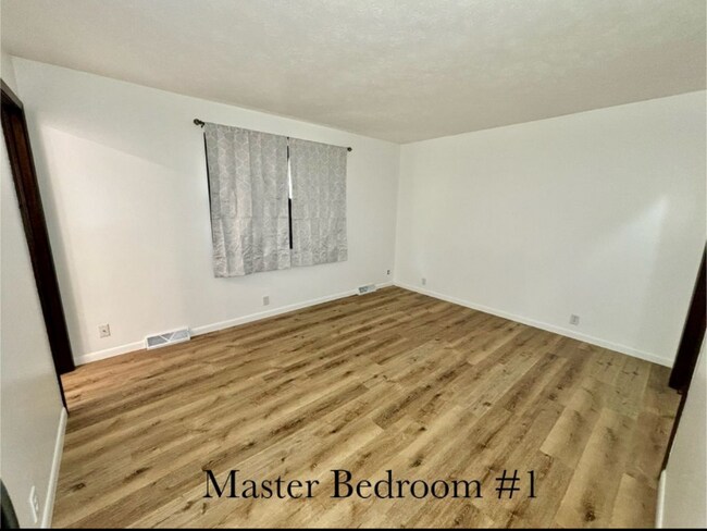 Foto del edificio - 14112 Pine St