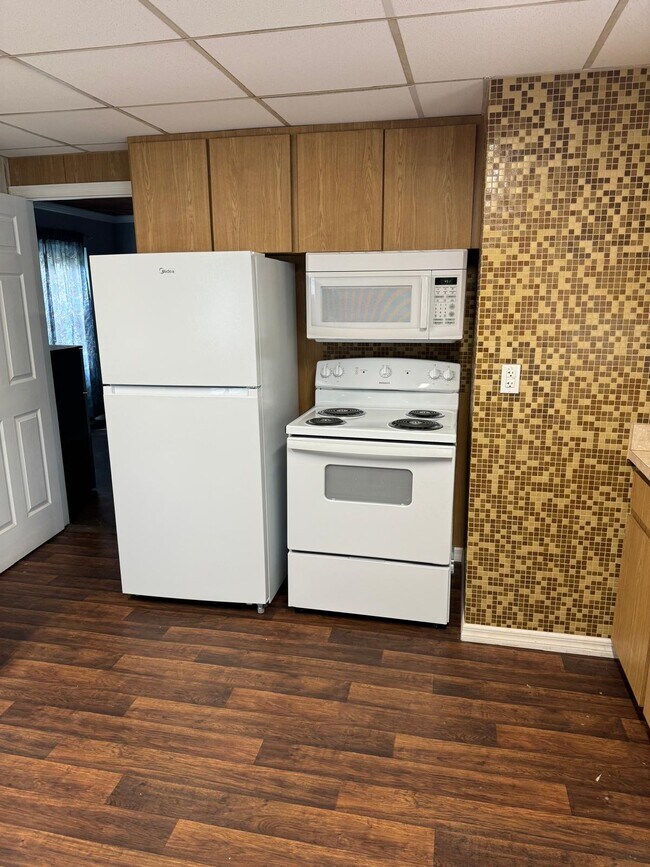 Foto del edificio - 16502 Spring St