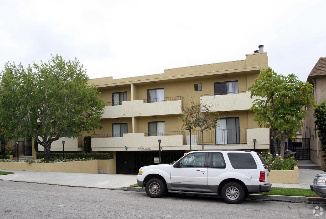Foto del edificio - 10740 Lawler St