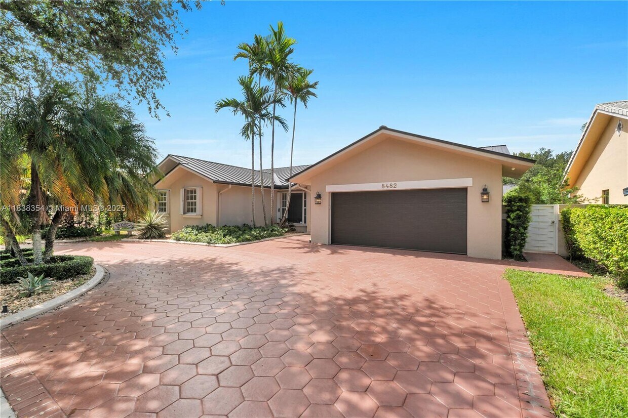Foto principal - 8482 NW 166th Terrace