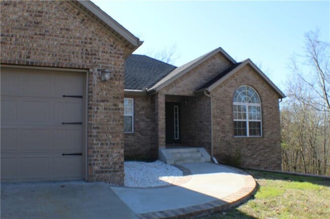 Building Photo - 13 Whitfield Ln