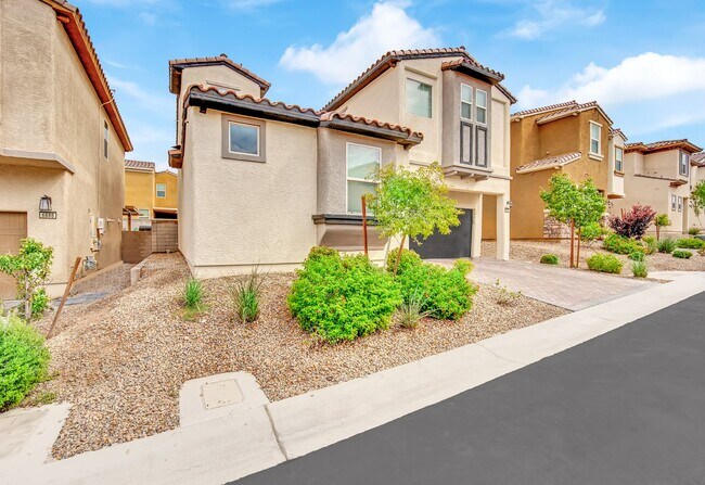 Building Photo - COMING SOON!  ADORABLE HOME NEAR HOLLYWOOD & E SAHARA!