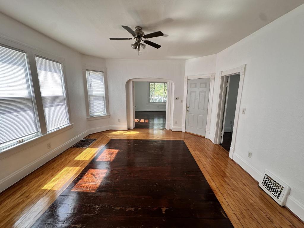 Foto principal - 4219 7th Ave