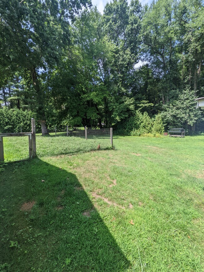 Foto del edificio - 95 Stoughton Rd