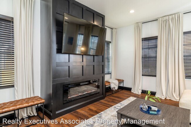 Foto del edificio - 3 br, 2 bath House - 1202 Navy Drive, SW