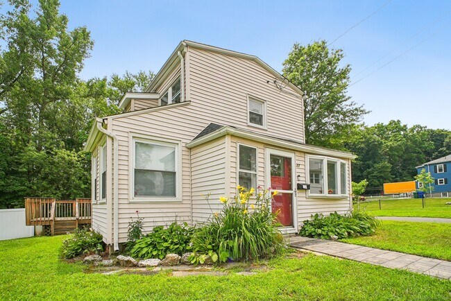 Building Photo - 27 Gilbert Ave