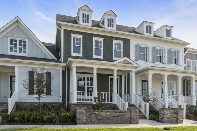 Building Photo - Luxurious Low-Maintenance Living in Westha...