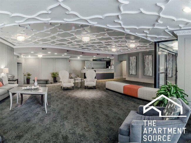 Foto del edificio - 401 W Fullerton Ave