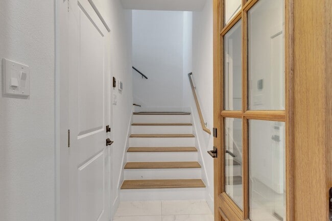 Building Photo - 1526 Chestnut St