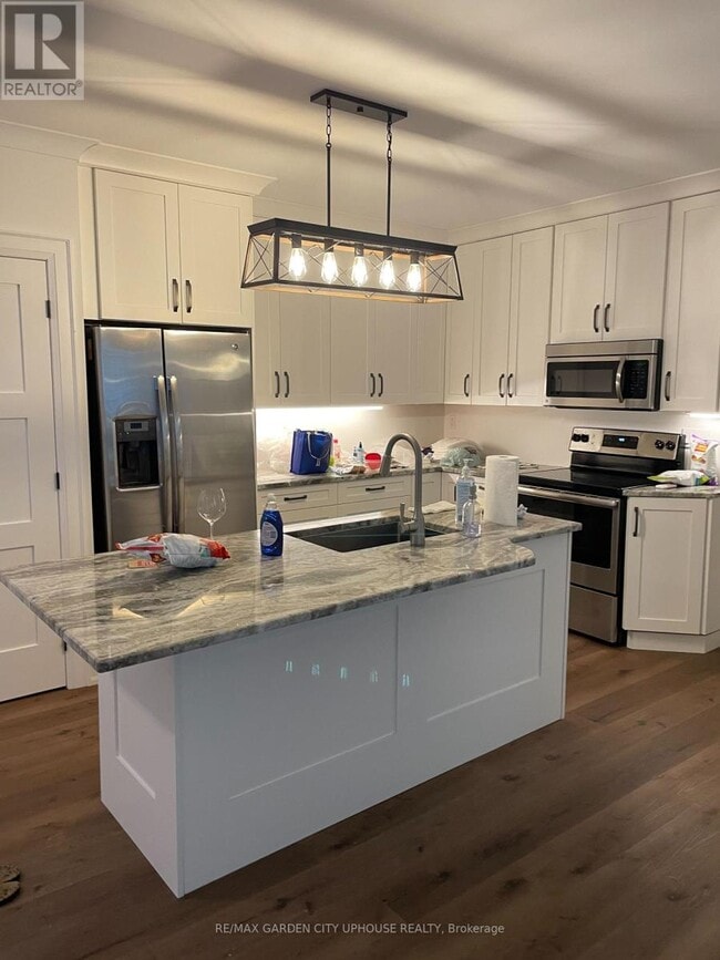 Building Photo - 25 Cherry St