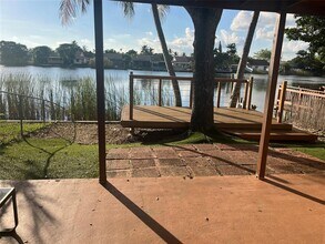 Building Photo - 5507 SW 24th Ave