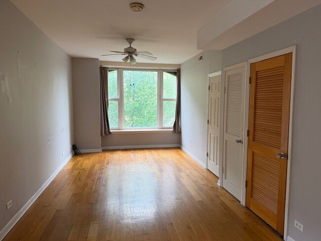 Photo - 1368 W Evergreen Ave Apartment