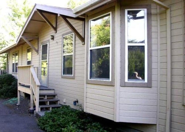 Building Photo - 477 Scenic Dr