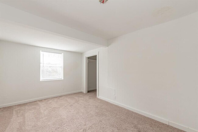 Building Photo - 5505 William Holland Ave