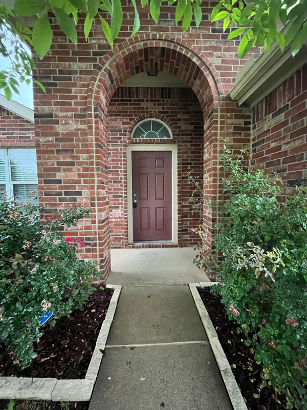 Foto del edificio - 6304 Spring Ranch Dr