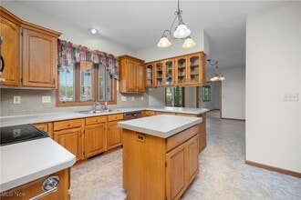 Building Photo - 4591 S Memorial Shoreway Dr