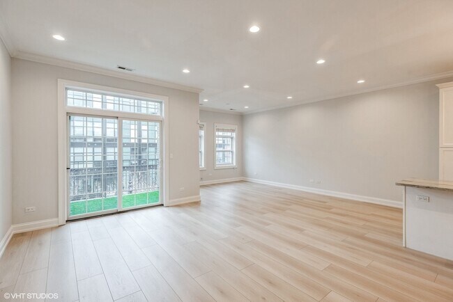 Foto del edificio - 1041 W Madison St