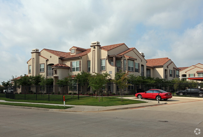 Primary Photo - Waxahachie Village Condominiums