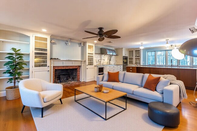 Foto del edificio - 24 Copeland Dr